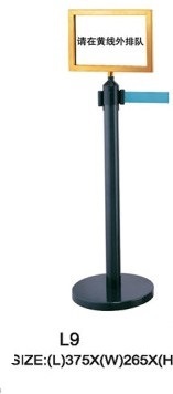 Cột chắn có biển báo L9
